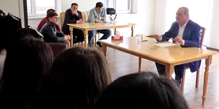 Մանկատնից հետո նոր կյանք կսկսեմ. ինչ է արել Կարեն Կարապետյանն իր աշխատավարձը