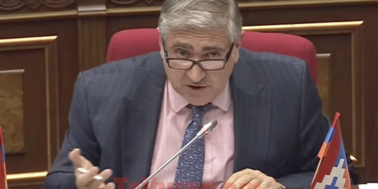 Մենք Ադրբեջանի սահմանը ե՞րբ ենք հատելու մեր գնացքով․ Խաչատրյանը՝ Փաշինյանին