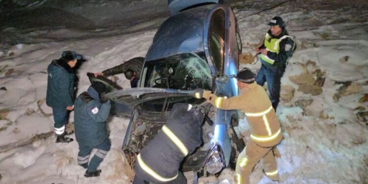 Երևան-Գյումրի ճանապարհին մեքենան գլորվել է ձորակը