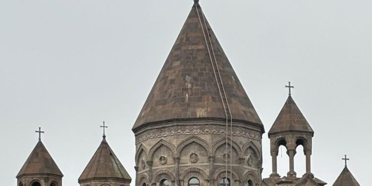 Իշխանության «բլիցկրիգը» Մայր Աթոռի դեմ ձախողվել է․ Տիգրան Աբրահամյան