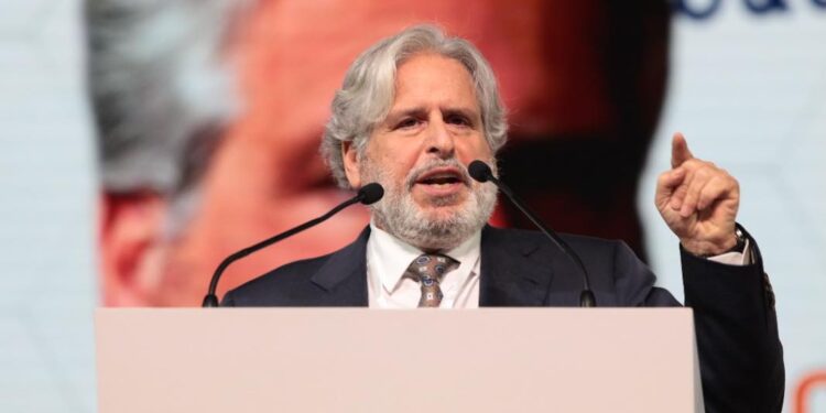 Ռոբերտ Ամստերդամի հայտարարությունը՝ Կաթողիկոսի նկատմամբ սահմանափակումների և կառավարության քայլերի մասին