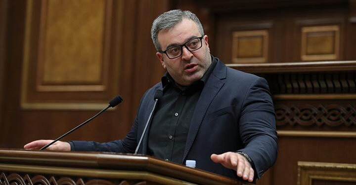 Ընտրություններից առաջ ձգձգվում է արցախցիների քաղաքացիության գործընթացը․ Գառնիկ Դանիելյան