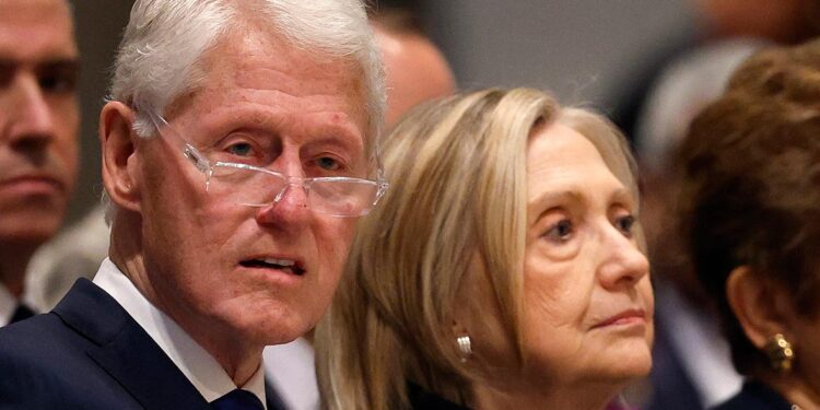 Ես ոչ մի վատ բան չեմ արել. Քլինթոնը ելույթ է ունեցել Կոնգրեսի առջև Էփշթեյնի գործով