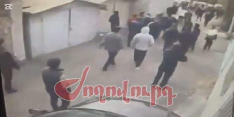 Ինչպես են սկսվել կրակոցները. բացառիկ տեսաձայնագրություն. 40 տղաների հանդիպումը. Armlur.am