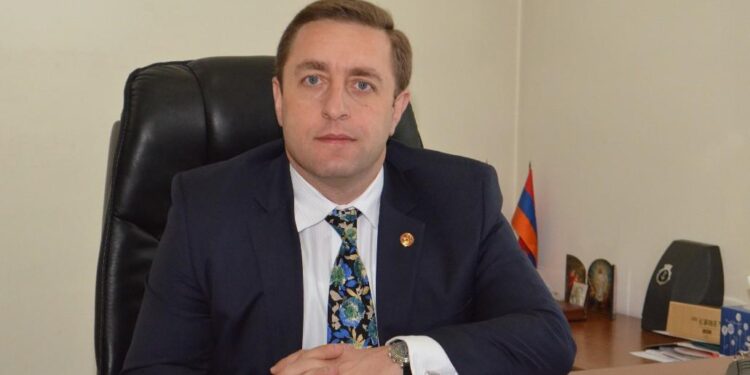 Դատախազությունը պահանջում է Կարեն Ավագյանից բռնագանձել 10 անշարժ գույք և դրամական միջոցներ