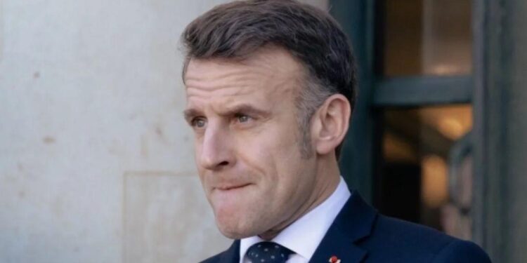 Էփշթեյնն իր նամակագրություններում հիշատակել է Մակրոնի «բոյֆրենդին»