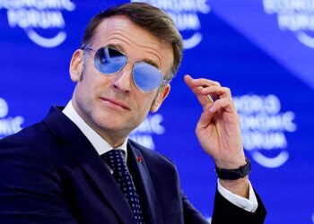 Ֆրանսիայում արձագանքել են Մակրոնի ակնոցների մասին Զախարովայի կատակին