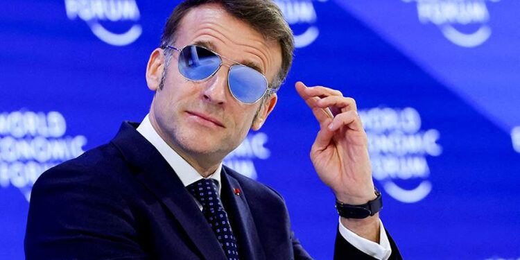 Ֆրանսիայում արձագանքել են Մակրոնի ակնոցների մասին Զախարովայի կատակին