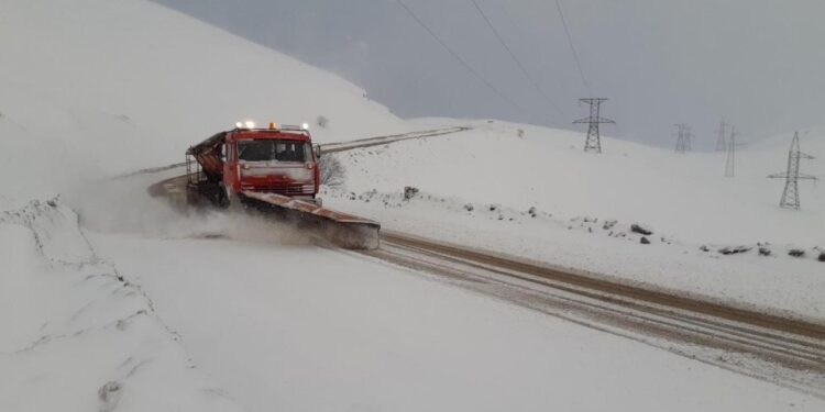 Սաստիկ բքի պատճառով մի շարք ավտոճանապարհներ փակ են կամ դժվարանցանելի