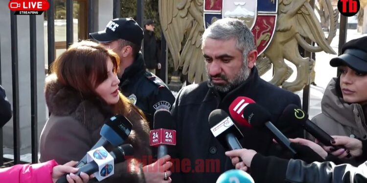 Բանակում իմ տղան էլ է, ՀՅԴ-ի ու ՔՊ-ի տղաներն էլ, դա եկեղեցու դեմ չէ, բոլորի՛ դեմ է. տեր Փառեն