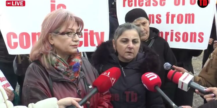 Ջեյ Դի Վենսի էլեկտրոնային փոստին ենք փոխանցելու նամակը, առձեռն մեր նամակը չընդունեցին