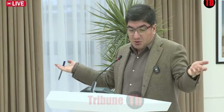 Իլոն Մասկին ասեք՝մեր քաղաքապետարանում ձեր պես հանճարներ կան,Նիկոլի քավորի մանկապարտեզի հետևից գնացեք