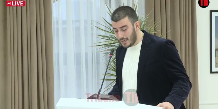 Թքած կպցրած ասֆալտ են անում, պապայի արև, ընդդիմադիր չէի լինի,եթե սկզբում նախկինների արածը հետ բերեիք