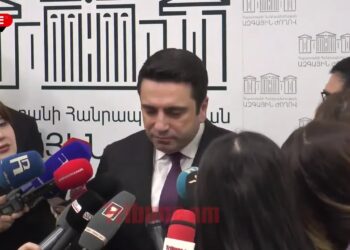 Ալեն Սիմոնյանը բարկացավ ու գնաց ճեպազրույցի կեսից