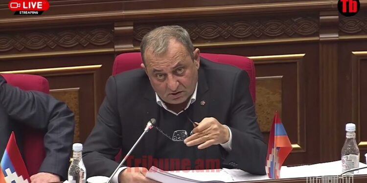 «Խաժամուժ» է բնութագրել ընդդիմախոսներին․ խախտում չկա՞․ Մինասյանը՝ ԿԿՀ ղեկավարին