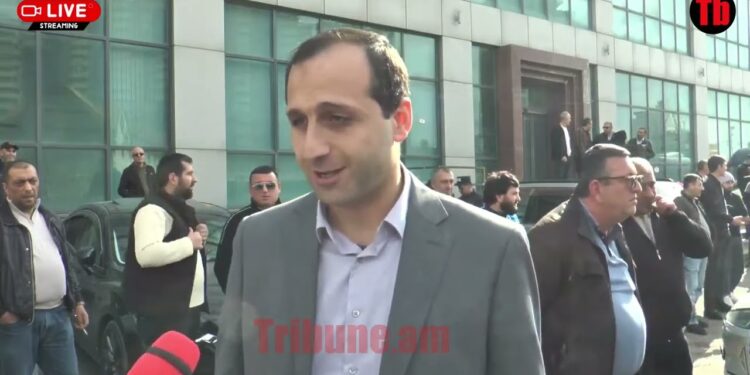 Ում մեքենաները վնասվել են փոսերից, պետք է փոխհատուցում ստանան