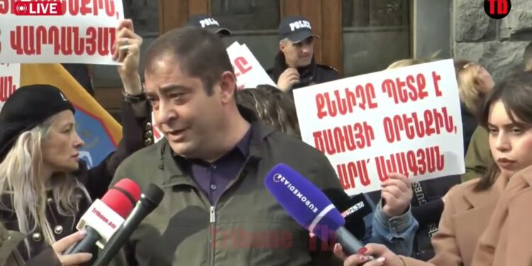 Նոտարական գրասենյակ չի, որ առավոտ շուտ ով ինչ թուղթ բերի՝ պեչատեք, սա պետություն է