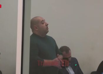 Ալիև, տեսնո՞ւմ ես․ ծափահարություններ դատարանի դահլիճում