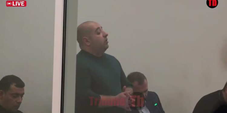 Ալիև, տեսնո՞ւմ ես․ ծափահարություններ դատարանի դահլիճում