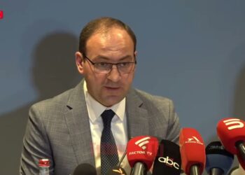 Գևորգ սրբազանը Արշակ սրբազանից բամբասելու փոխարեն ճիշտ կաներ ձայնագրությունը տար փորձաքննության