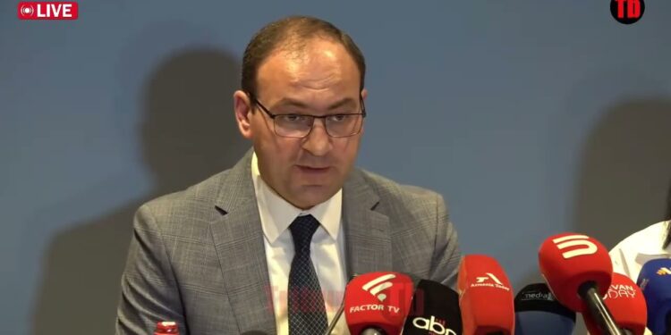 Գևորգ սրբազանը Արշակ սրբազանից բամբասելու փոխարեն ճիշտ կաներ ձայնագրությունը տար փորձաքննության