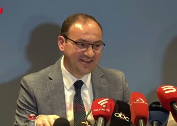 Անձնական վրեժխնդրություն ոնց որ լինի կամ խանդ Արշակ սրբազանին. Արսեն Բաբայան