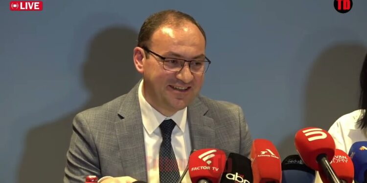 Անձնական վրեժխնդրություն ոնց որ լինի կամ խանդ Արշակ սրբազանին. Արսեն Բաբայան