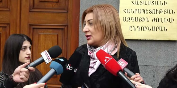 «Armed»-ը ժամերով չի աշխատում, հիվանդանոցները խիստ ծանրաբեռնված են, բժիշկները համապատասխան չեն վարձատրվում