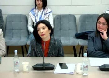 Որտե՞ղ ա գրված, որ պարտավոր ա, ինչո՞ւ եկեղեցու հետ չեք խորհրդակցել․ Գալստյանը՝ ՔՊ-ականին