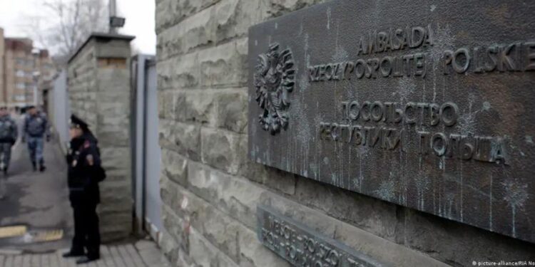 Լեհաստանի իշխանությունները կոչ են արել իրենց քաղաքացիներին լքել Ռուսաստանը