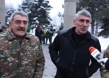 Քյասիբներով, կանաչի մշակողներով էթանք հայրենի՞ք պահենք, մենակ մեր վրա չի, պտի ծառայեն բոլորը