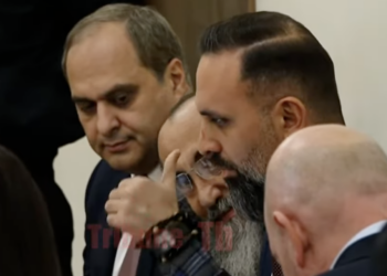 Աստված օգնակա՜ն, սրբազան հայր. ծափահարություններ` դատարանի դահլիճում