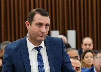 Երևանի քաղաքապետարանի տրանսպորտի վարչության պետին մեղադրանք է առաջադրվել և կասեցվել է պաշտոնավարումը