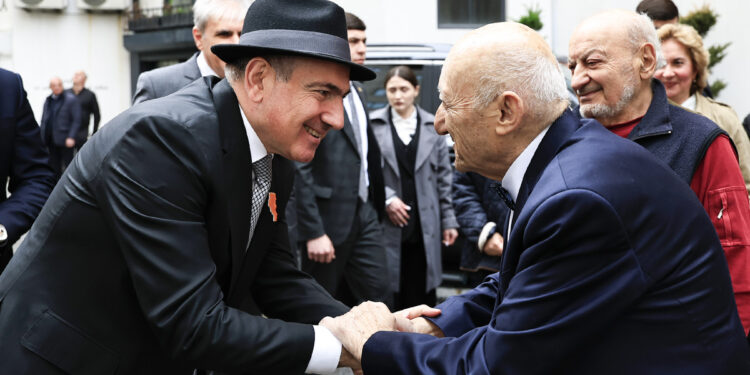 Նիկոլ Փաշինյանը մասնակցել է Հովհաննես Չեքիջյանի անվանատախտակի բացմանը