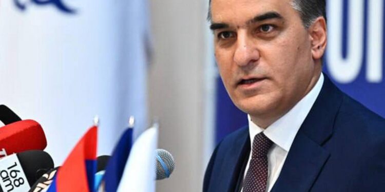 Lրագրողների սահմանափակումը վտանգ է ժողովրդավարության համար. Արման Թաթոյան