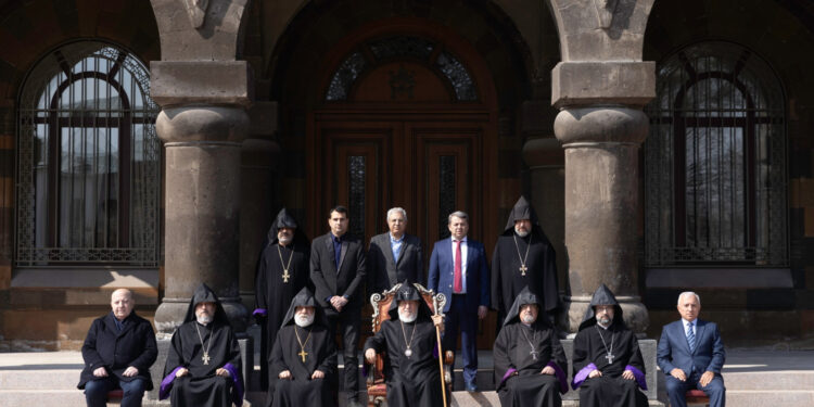 Գերագույն հոգևոր խորհուրդը դատապարտել է Եկեղեցու նկատմամբ իշխանությունների գործողությունները