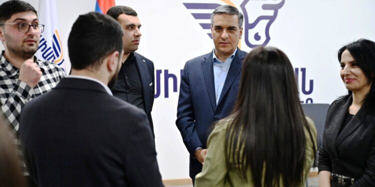 Ղեկավարվելու եմ բացառապես Հայաստանի շահերով․ Թաթոյան