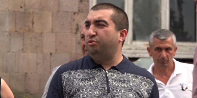 Աշխատակիցների բանկային քարտերը հավաքել են. գործարար Արման Հակոբջանյանի նոր բարքերը. «Ժողովուրդ»