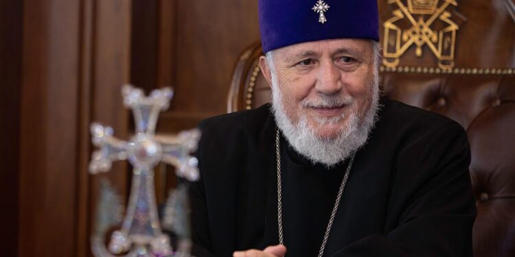 Հայ կանայք իրենց նվիրումով նպաստում են երկրի զորացմանը․ Գարեգին Բ