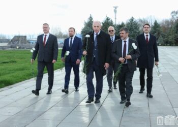 Լիտվայի Սեյմասի պատվիրակությունն այցելել է Ծիծեռնակաբերդի հուշահամալիր