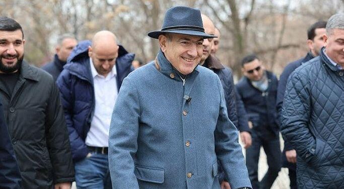 Նիկոլական տատիկներ են դուրս բերվել փողոց, որ Փաշինյանին մի երկու գովեստի խոսք ասեն․ «Հրապարակ»