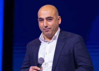 «Նախկինացնել» ու կուկուռուզ ուտել. Արմեն Գալստյանը արձագանքել է ՔՊ-ին