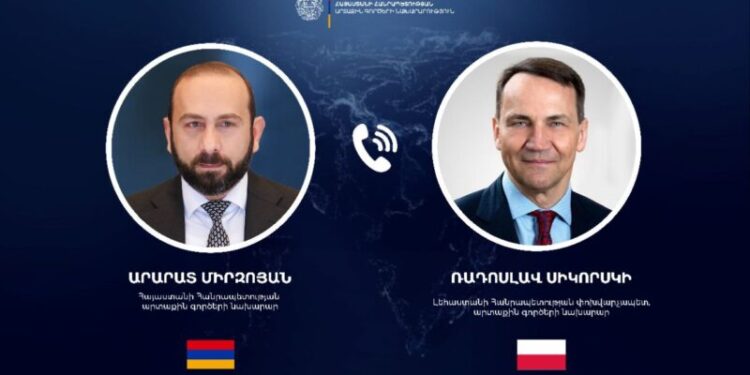 Արարատ Միրզոյանը հեռախոսազրույց է ունեցել Լեհաստանի ԱԳ նախարար Ռադոսլավ Սիկորսկիի հետ