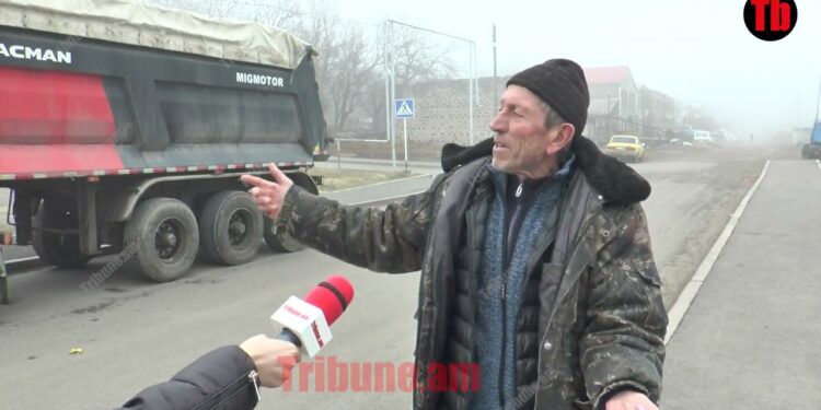 Նիկո՛լ, ամոթ քեզ, դու տրյապկա ես, թամաքար թույլիկ. Խոտ գյուղի բնակիչ