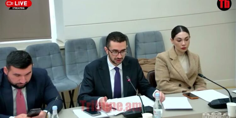 Ոնց ուզում քշում են, հետևի համարները ծռում, էս հարցը ո՞նց ենք լուծելու. Քոչարյան