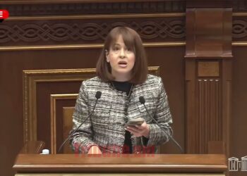 Նորաթուխ ՔՊ-ականի ճվալը ԱԺ-ում՝ Լիլիթ Գալստյանի վրա