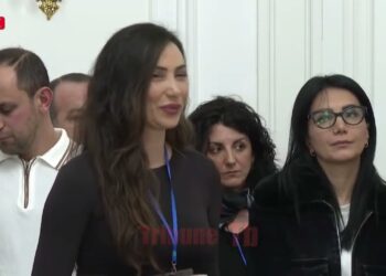 Կարո՞ղ է ձեր եղբայրն էլ ԿԳԲ-ի գործակալ է, ստուգե՞լ եք. Լրագրողը՝ Փաշինյանին