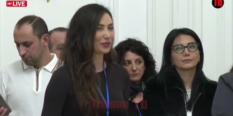 Կարո՞ղ է ձեր եղբայրն էլ ԿԳԲ-ի գործակալ է, ստուգե՞լ եք. Լրագրողը՝ Փաշինյանին