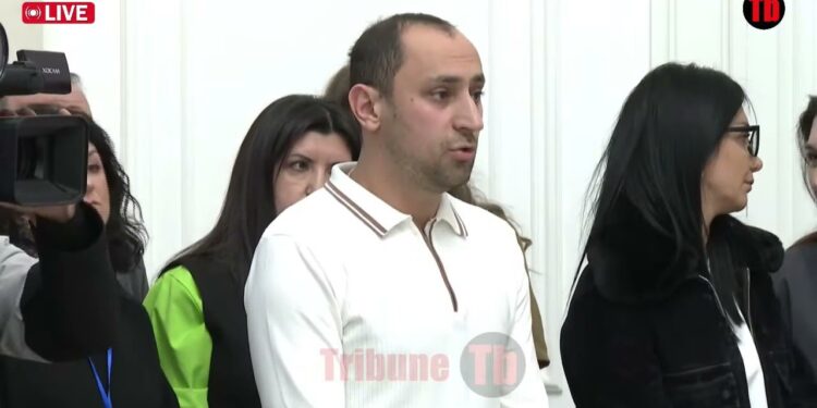 Շնորհավորում ենք ձեզ՝ բարեհաջող ամուսնալուծվելու համար. լրագրողը՝ Փաշինյանին