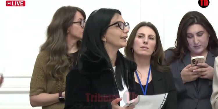 Լրագրողը Փաշինյանին փաստաթուղթ տվեց. Թմրամիջոցի համար Արթուր Հովհաննիսյանի գործը կվերաբացե՞ք